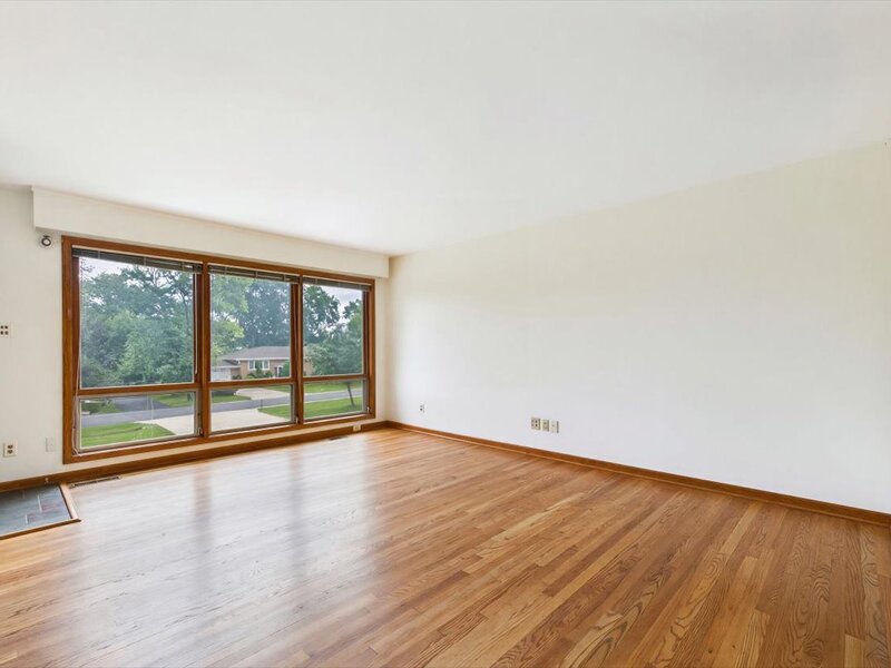 2 Euclid Avenue Glen Ellyn IL 60137