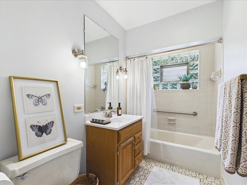 2 Euclid Avenue Glen Ellyn IL 60137