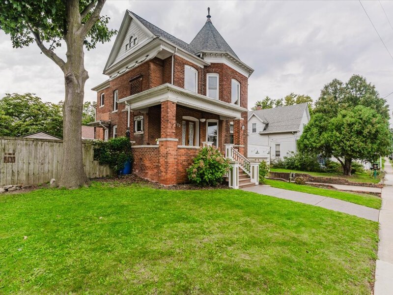 302 W Wood Street Bloomington IL 61701