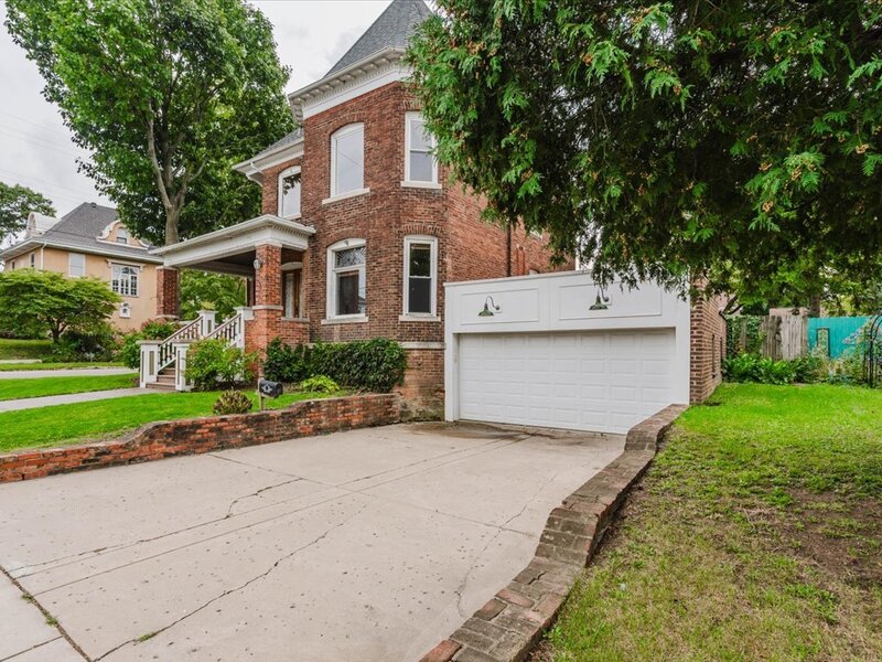 302 W Wood Street Bloomington IL 61701
