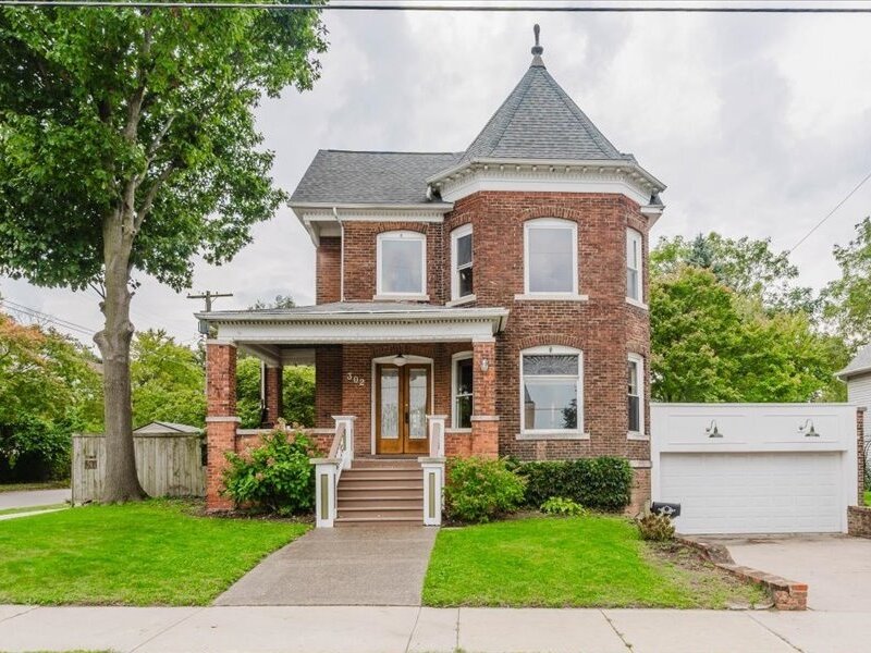 302 W Wood Street Bloomington IL 61701