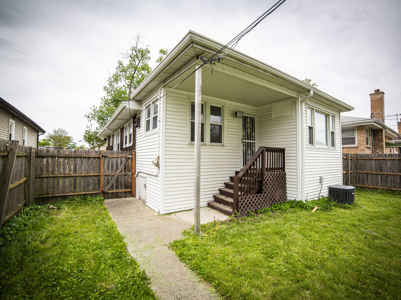 1427 S 21st Avenue Maywood IL 60153