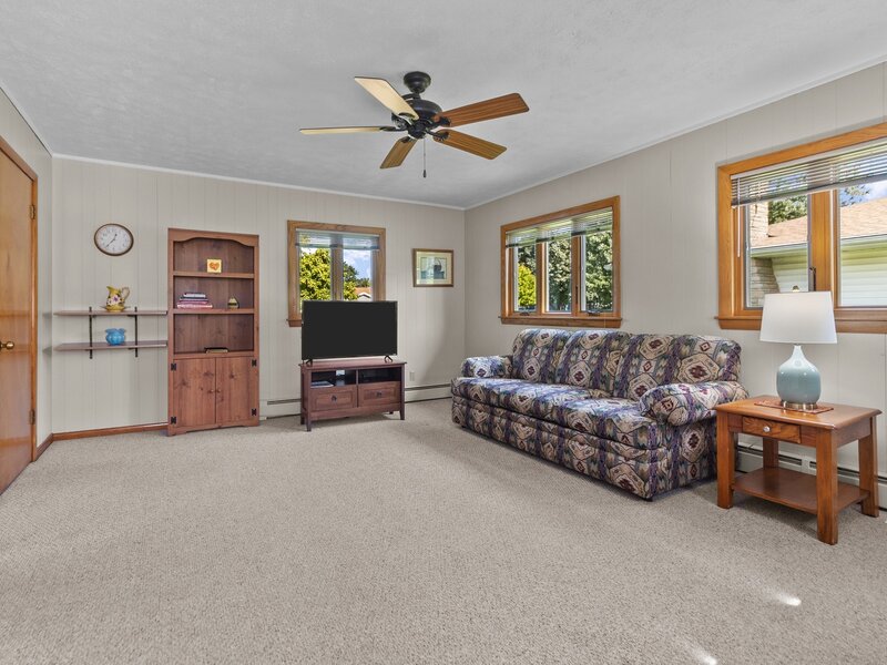 907 4th Street Harvard IL 60033