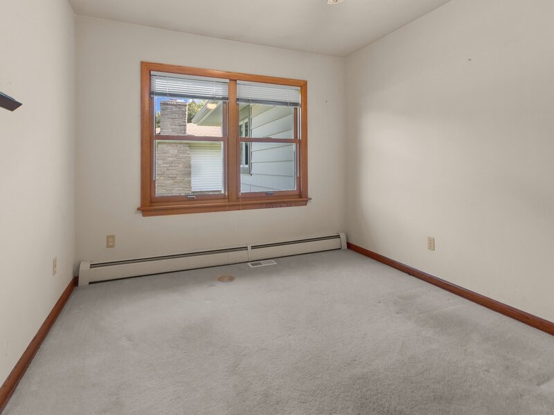 907 4th Street Harvard IL 60033