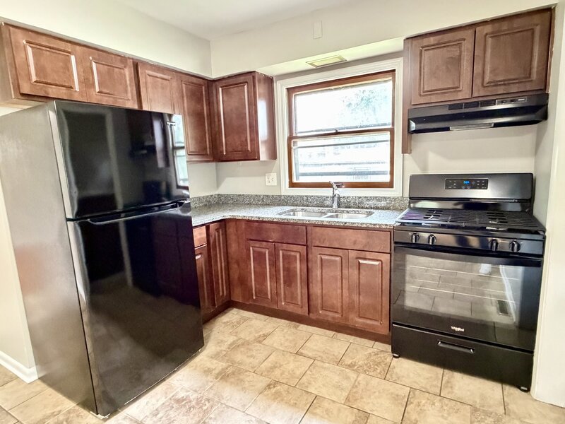 17963 Roy Street Lansing IL 60438
