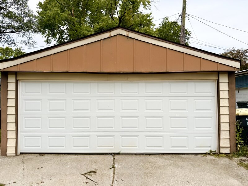 17963 Roy Street Lansing IL 60438