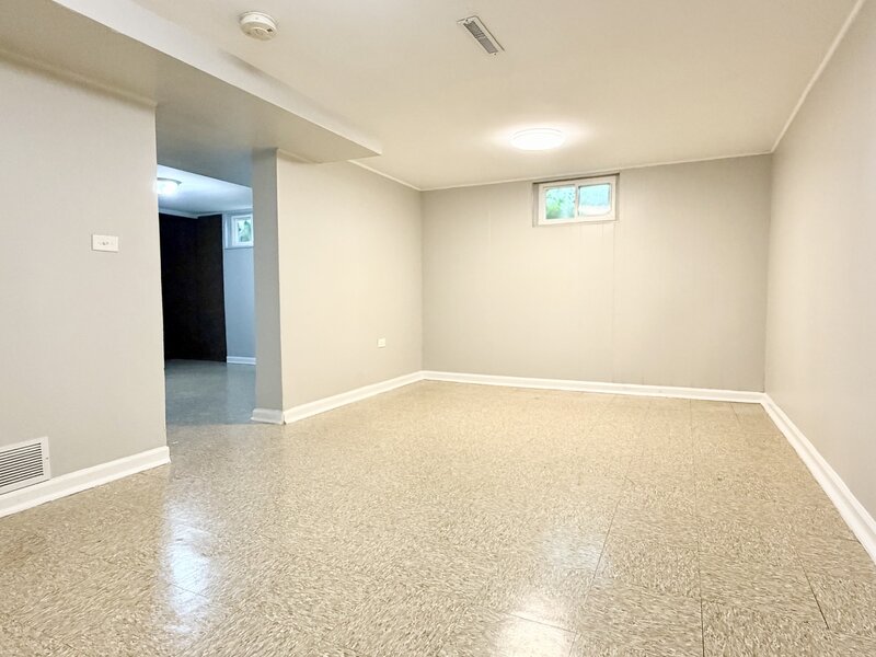 17963 Roy Street Lansing IL 60438