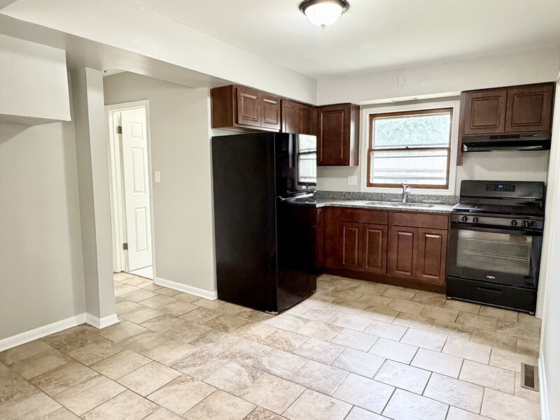 17963 Roy Street Lansing IL 60438