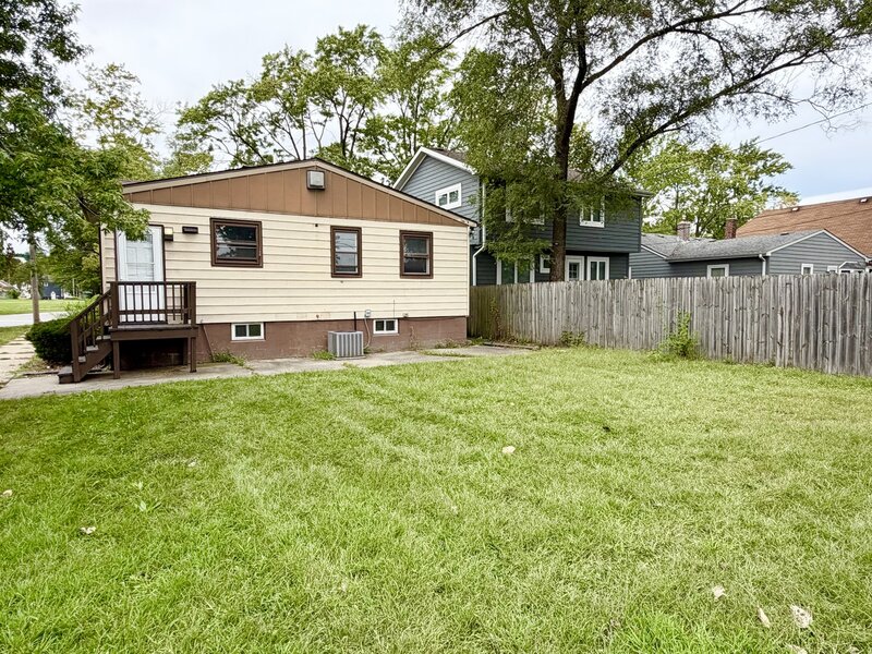 17963 Roy Street Lansing IL 60438