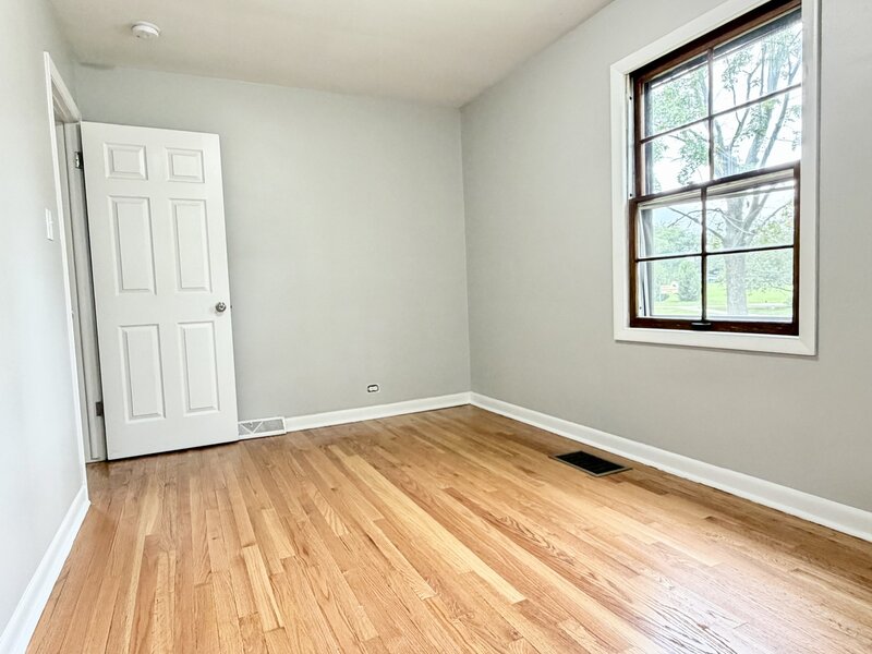 17963 Roy Street Lansing IL 60438