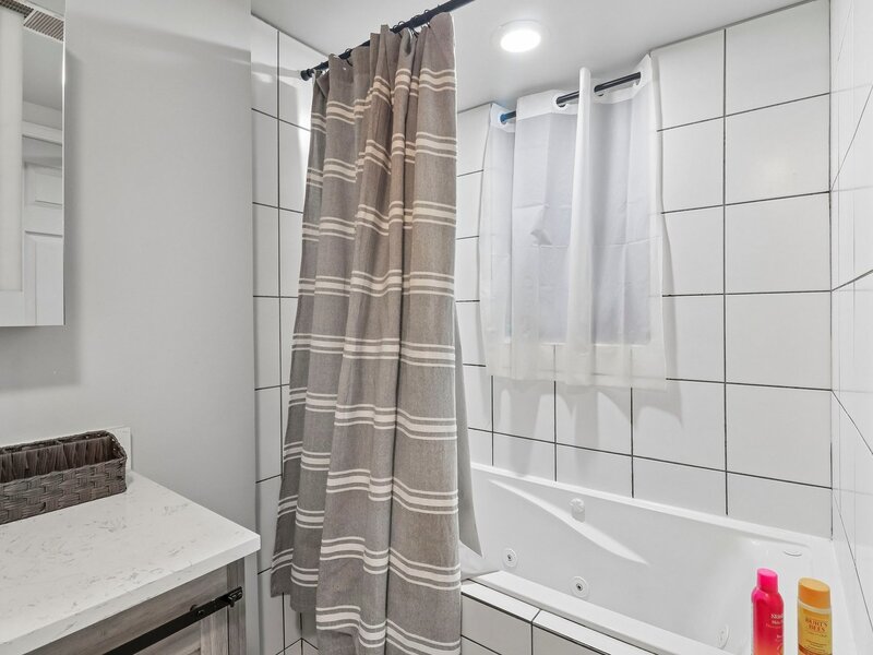 5256 S Drexel Avenue Chicago IL 60615