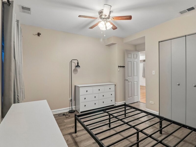 5256 S Drexel Avenue Chicago IL 60615