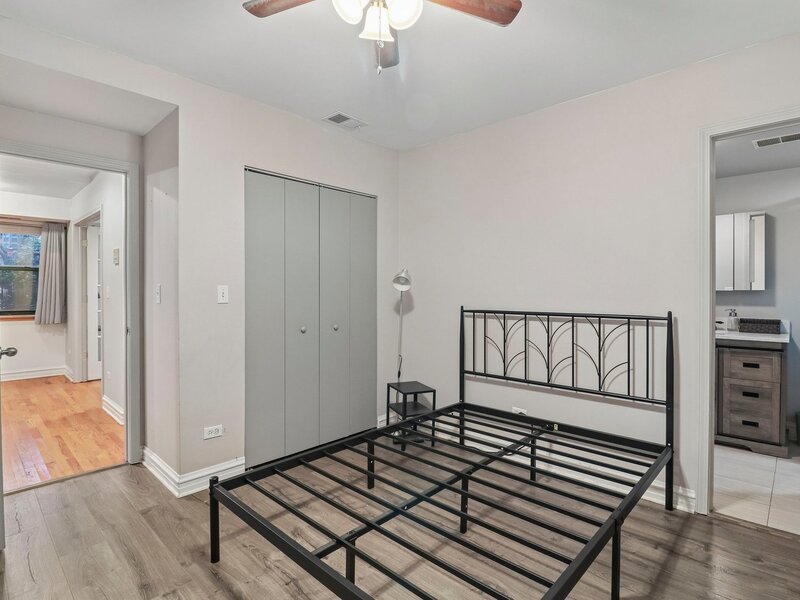 5256 S Drexel Avenue Chicago IL 60615