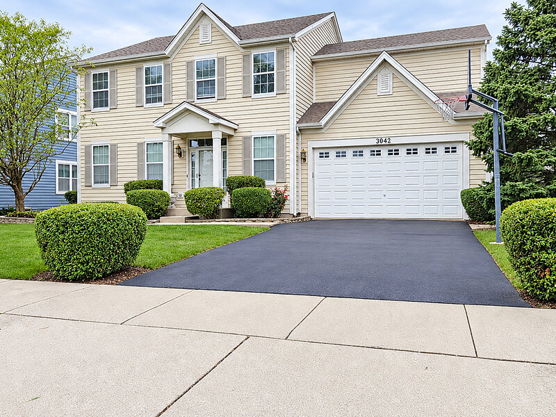3042 Seekonk Avenue Elgin IL 60124