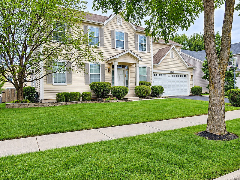 3042 Seekonk Avenue Elgin IL 60124
