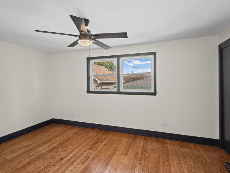 5123 S Lotus Avenue Chicago IL 60638