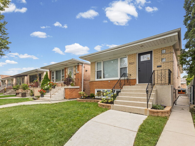 5123 S Lotus Avenue Chicago IL 60638