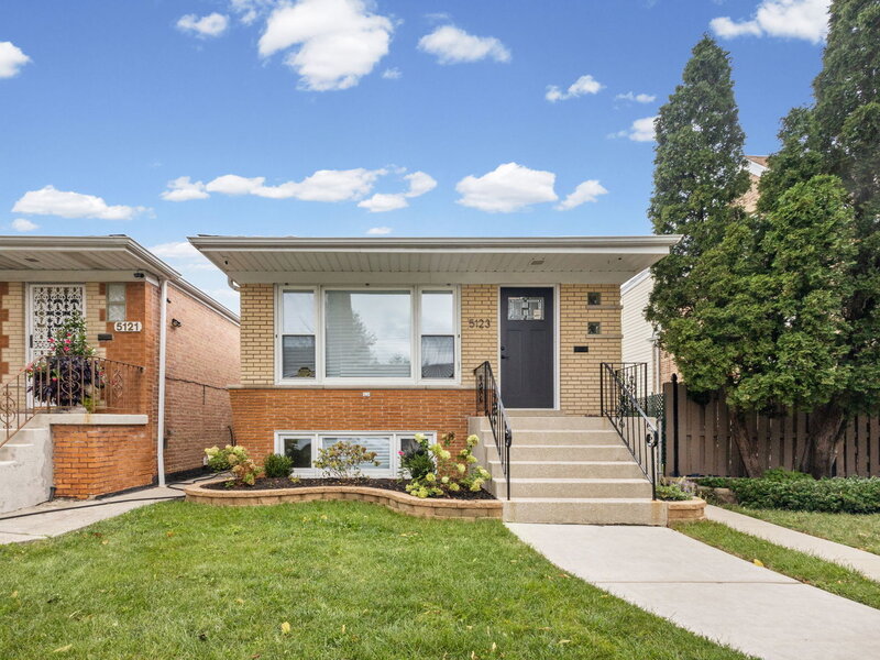 5123 S Lotus Avenue Chicago IL 60638