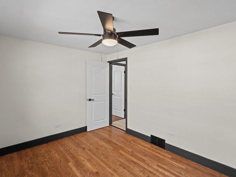 5123 S Lotus Avenue Chicago IL 60638