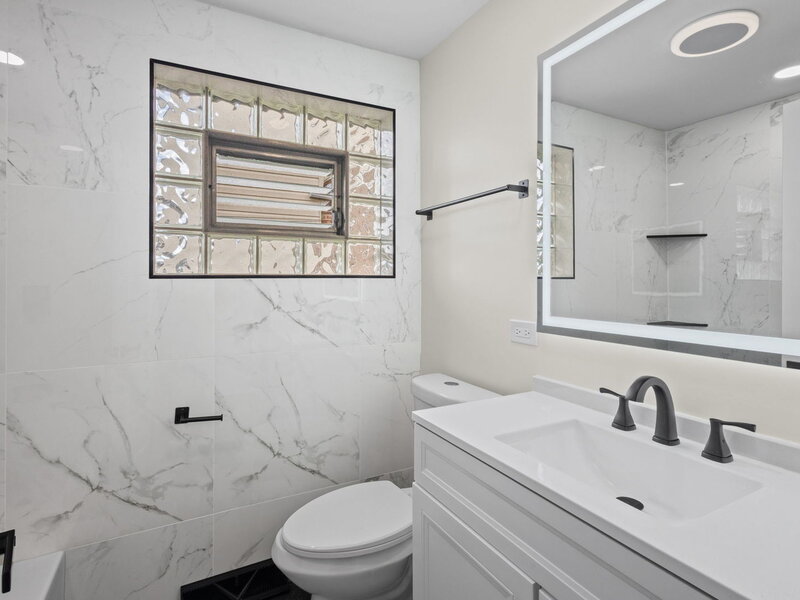5123 S Lotus Avenue Chicago IL 60638