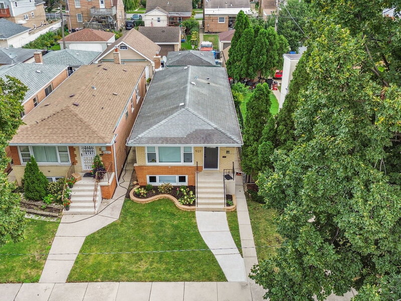 5123 S Lotus Avenue Chicago IL 60638