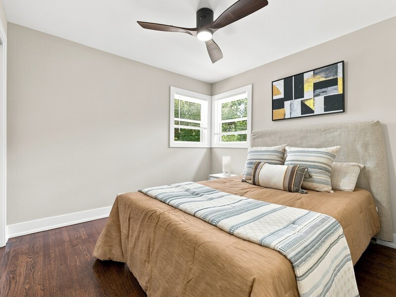 10933 S Eggleston Avenue Chicago IL 60628
