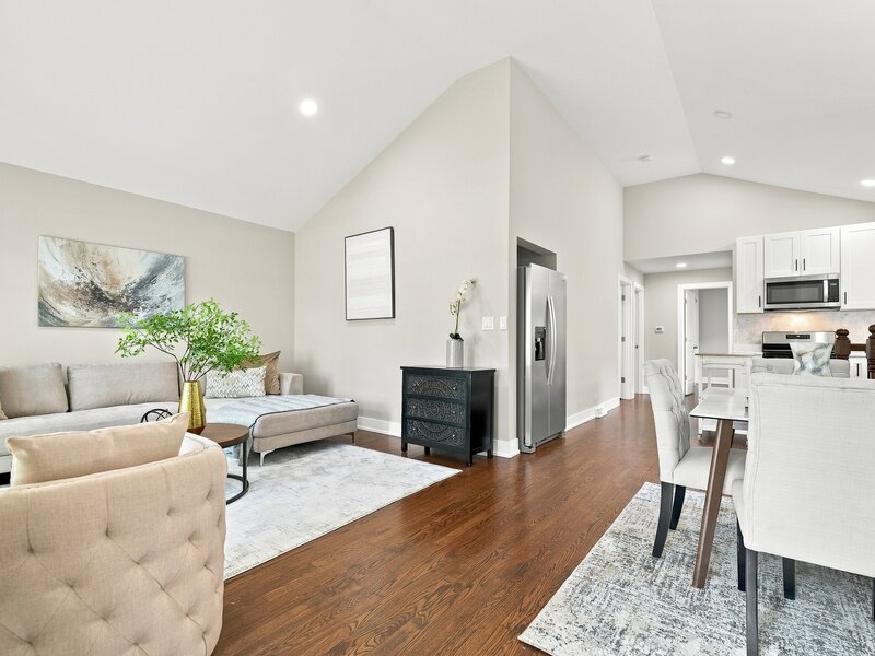 10933 S Eggleston Avenue Chicago IL 60628