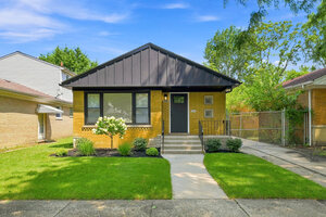 Photo of 10933 S Eggleston Avenue Chicago IL 60628