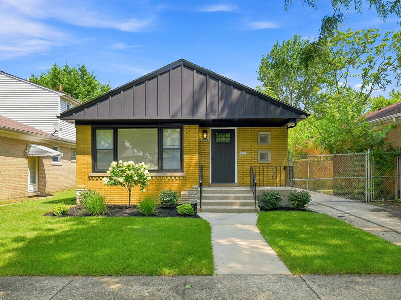 10933 S Eggleston Avenue Chicago IL 60628