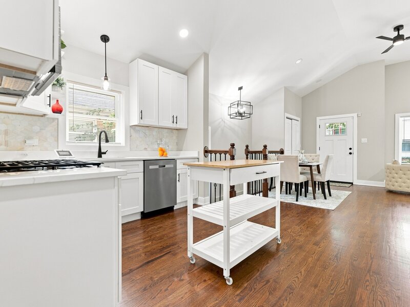 10933 S Eggleston Avenue Chicago IL 60628