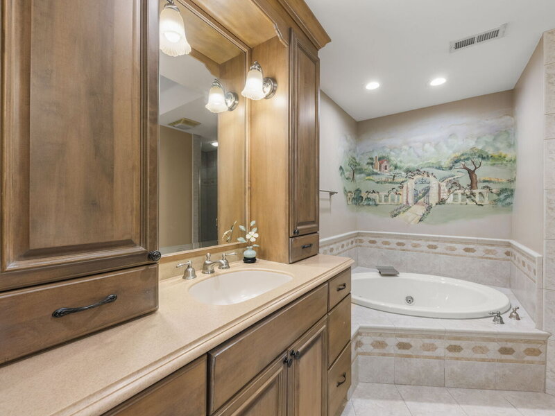 2256 Ridgewood Road Lisle IL 60532