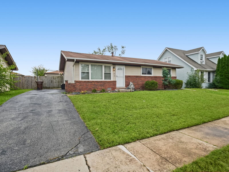 4121 Indian Hill Drive Country Club Hills IL 60478