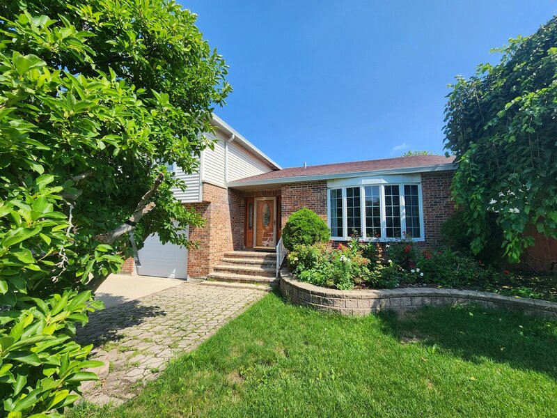 12 Mill Pond Drive Glendale Heights IL 60139