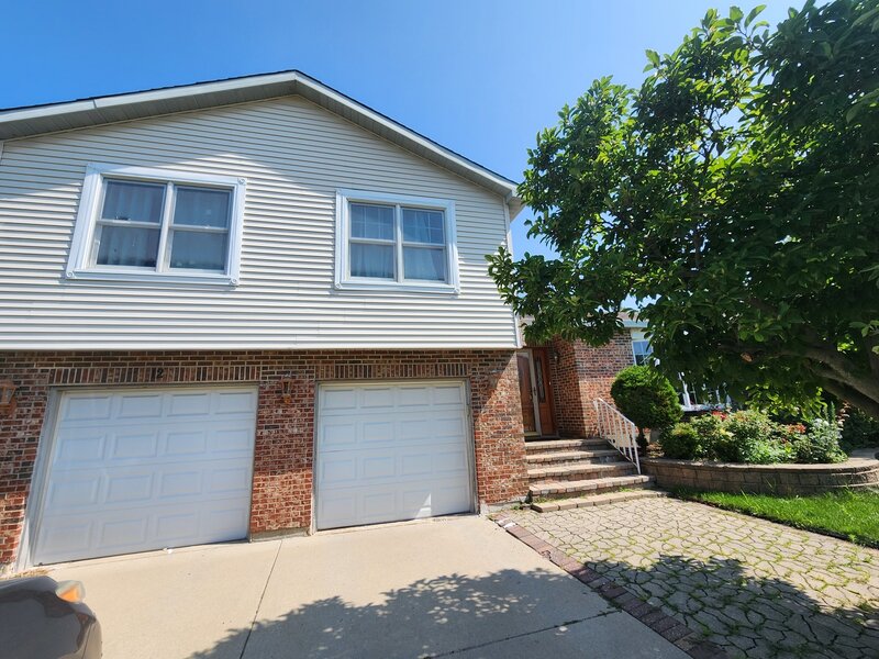 12 Mill Pond Drive Glendale Heights IL 60139