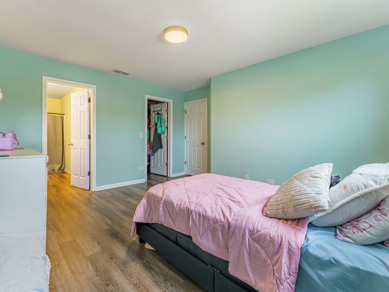 1011 Sommerset Court Elgin IL 60120
