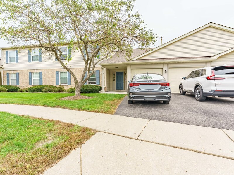 1011 Sommerset Court Elgin IL 60120