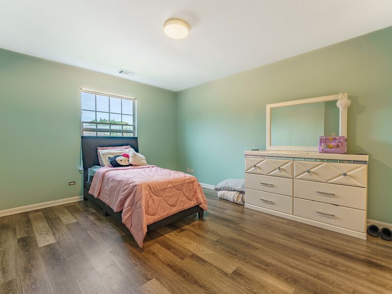 1011 Sommerset Court Elgin IL 60120
