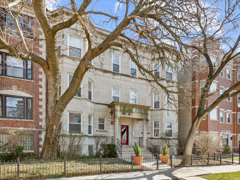 6231 S Woodlawn Avenue Chicago IL 60637
