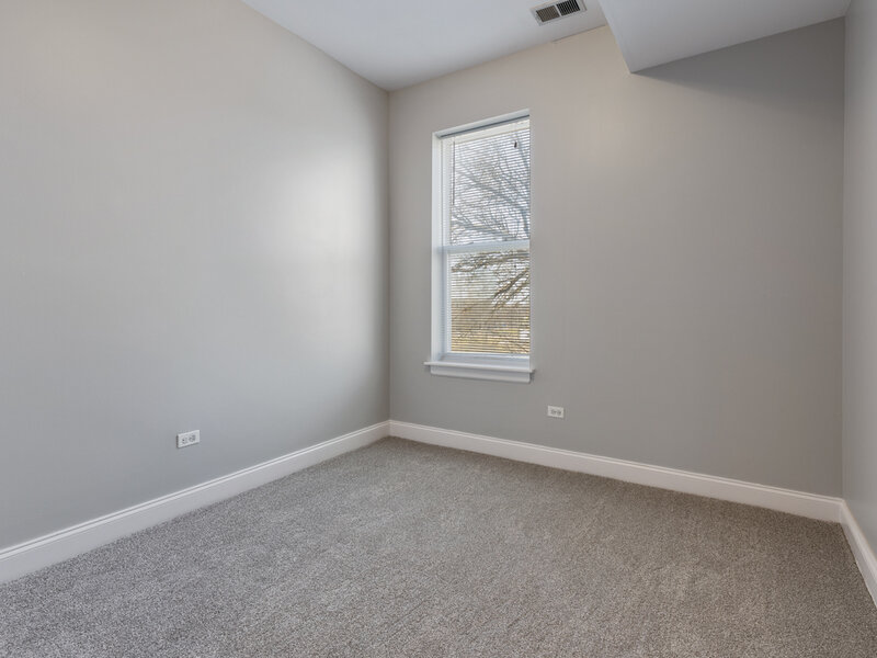 6231 S Woodlawn Avenue Chicago IL 60637