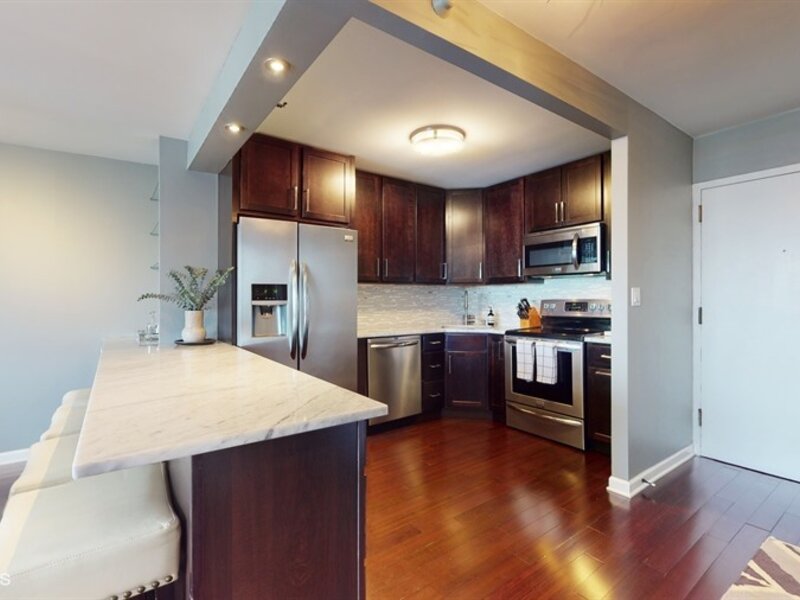 10 E Ontario Street Chicago IL 60611