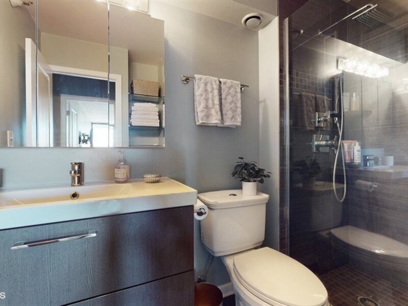 10 E Ontario Street Chicago IL 60611