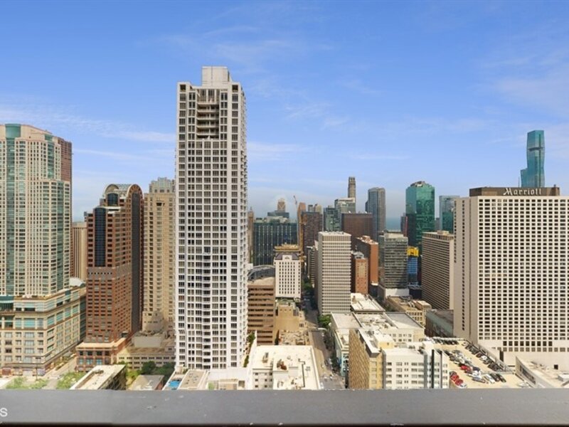10 E Ontario Street Chicago IL 60611