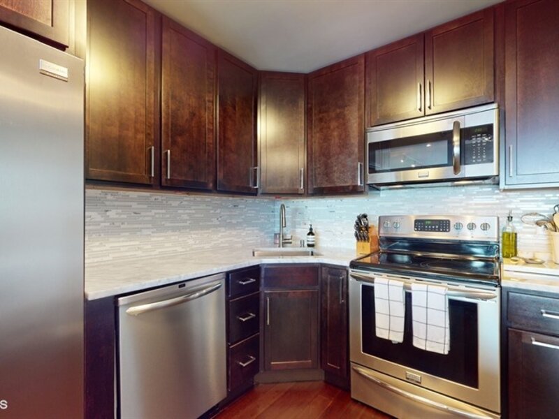 10 E Ontario Street Chicago IL 60611