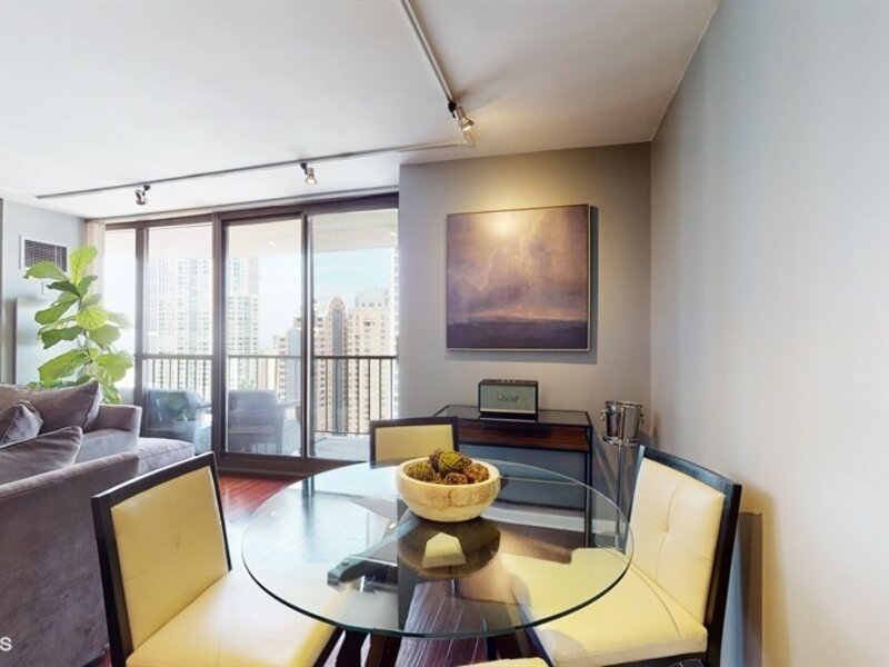 10 E Ontario Street Chicago IL 60611