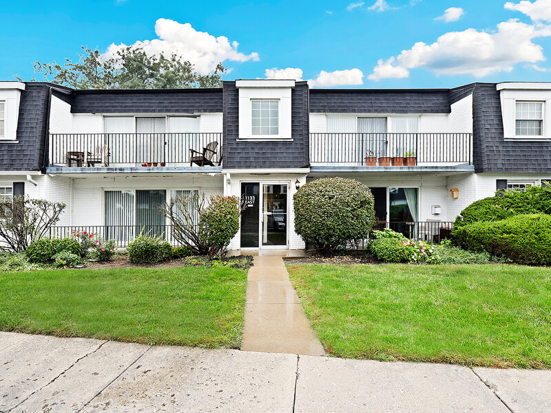 1133 Royal St George Drive Naperville IL 60563