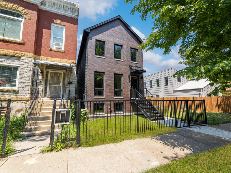 2832 W Wilcox Street Chicago IL 60612