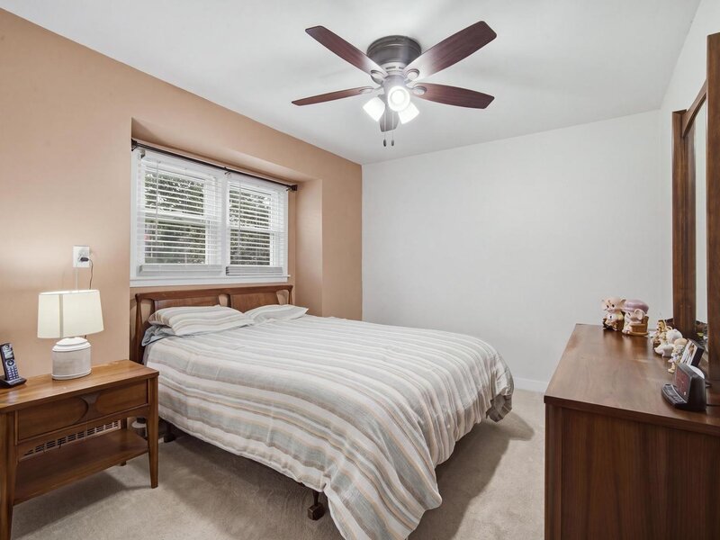 548 W Saint Charles Road Lombard IL 60148
