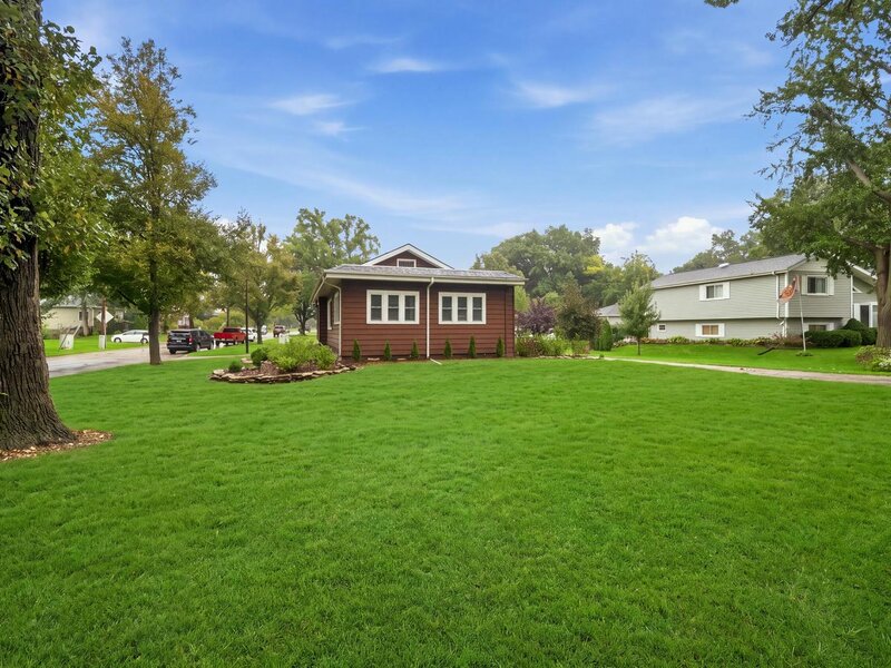 548 W Saint Charles Road Lombard IL 60148