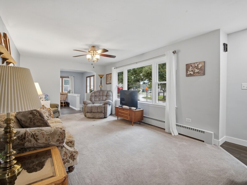548 W Saint Charles Road Lombard IL 60148