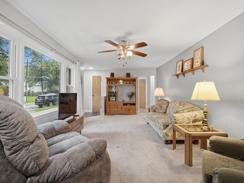 548 W Saint Charles Road Lombard IL 60148